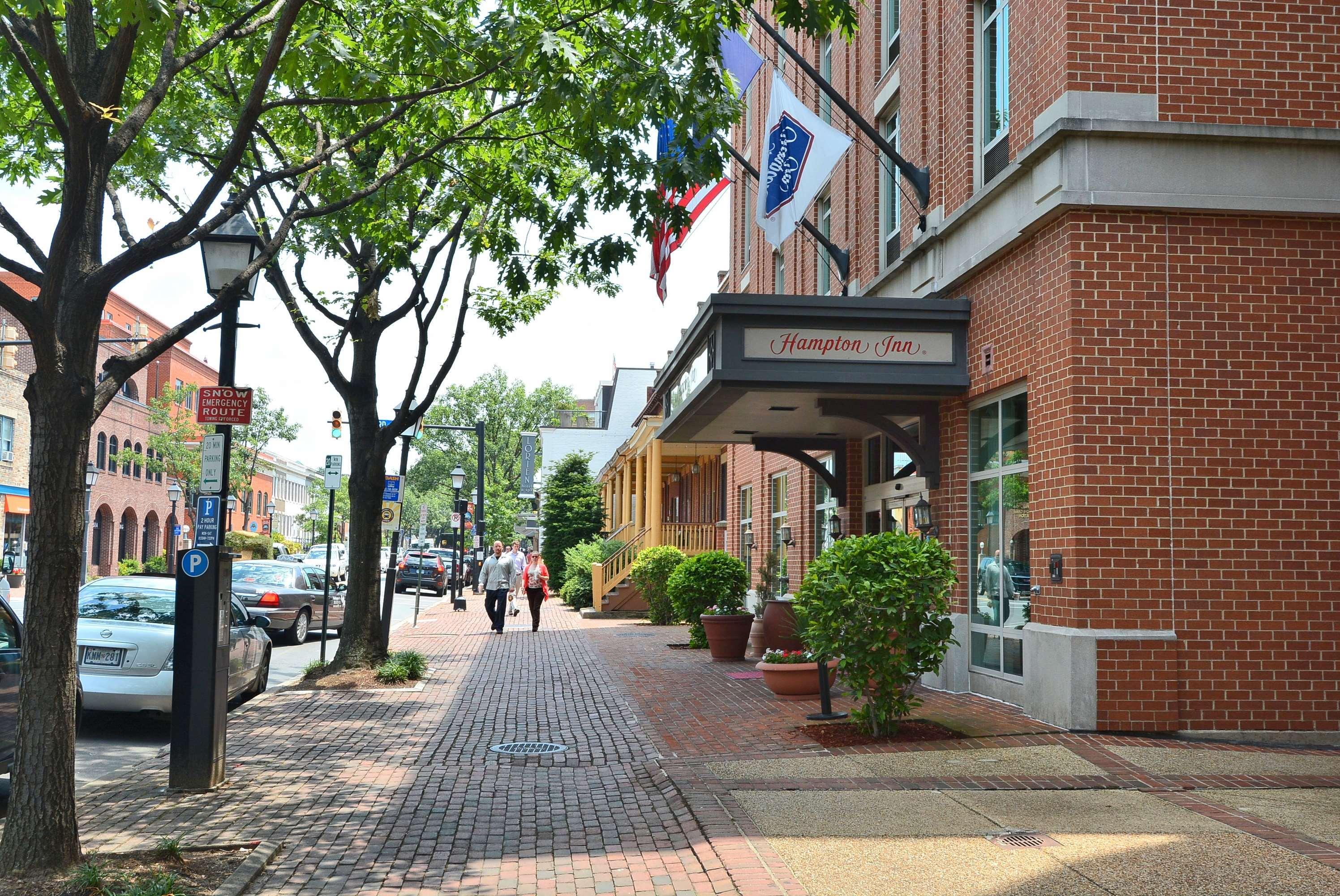 Hampton Inn Alexandria/Old Town Exterior photo