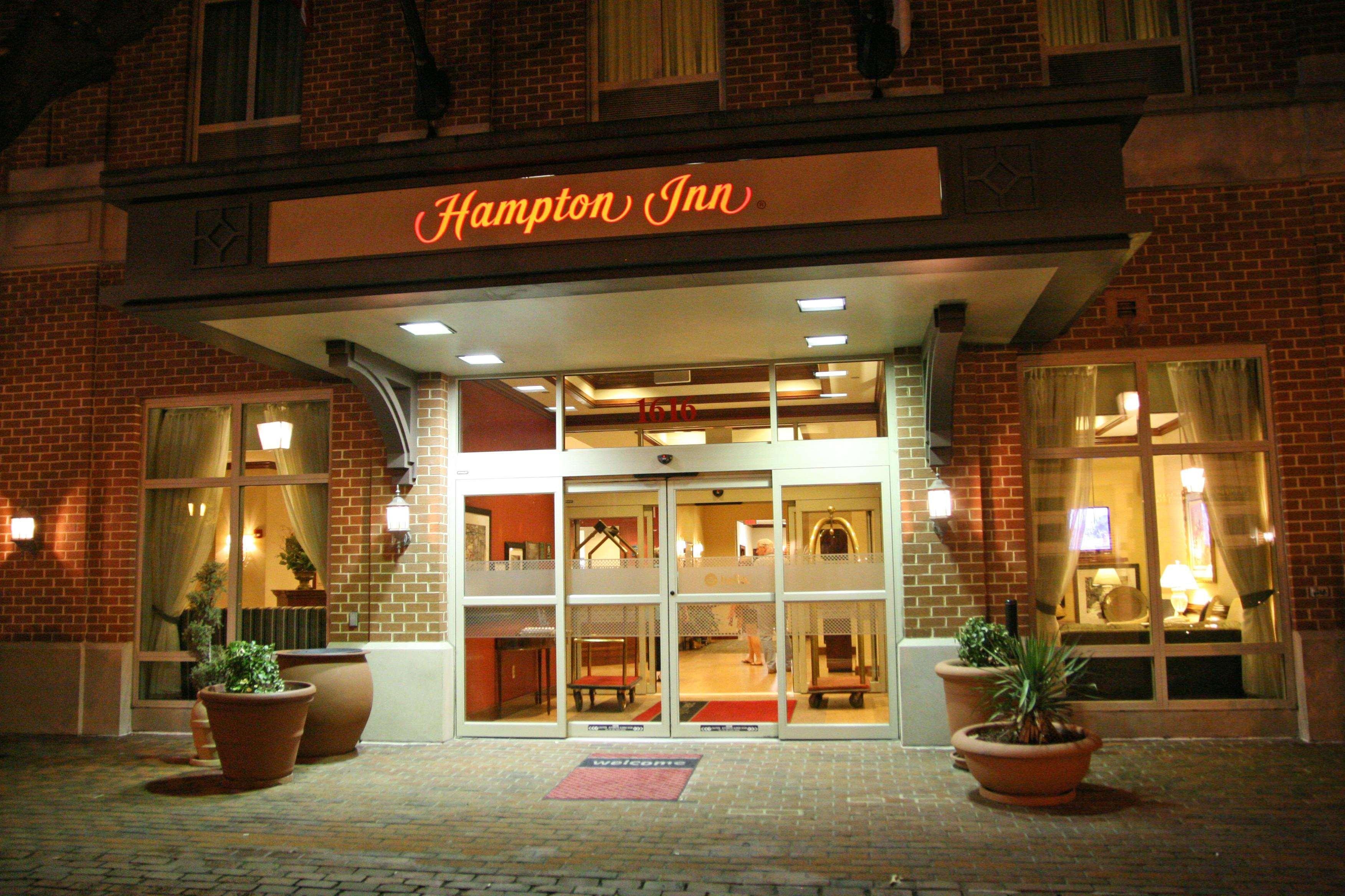 Hampton Inn Alexandria/Old Town Exterior photo